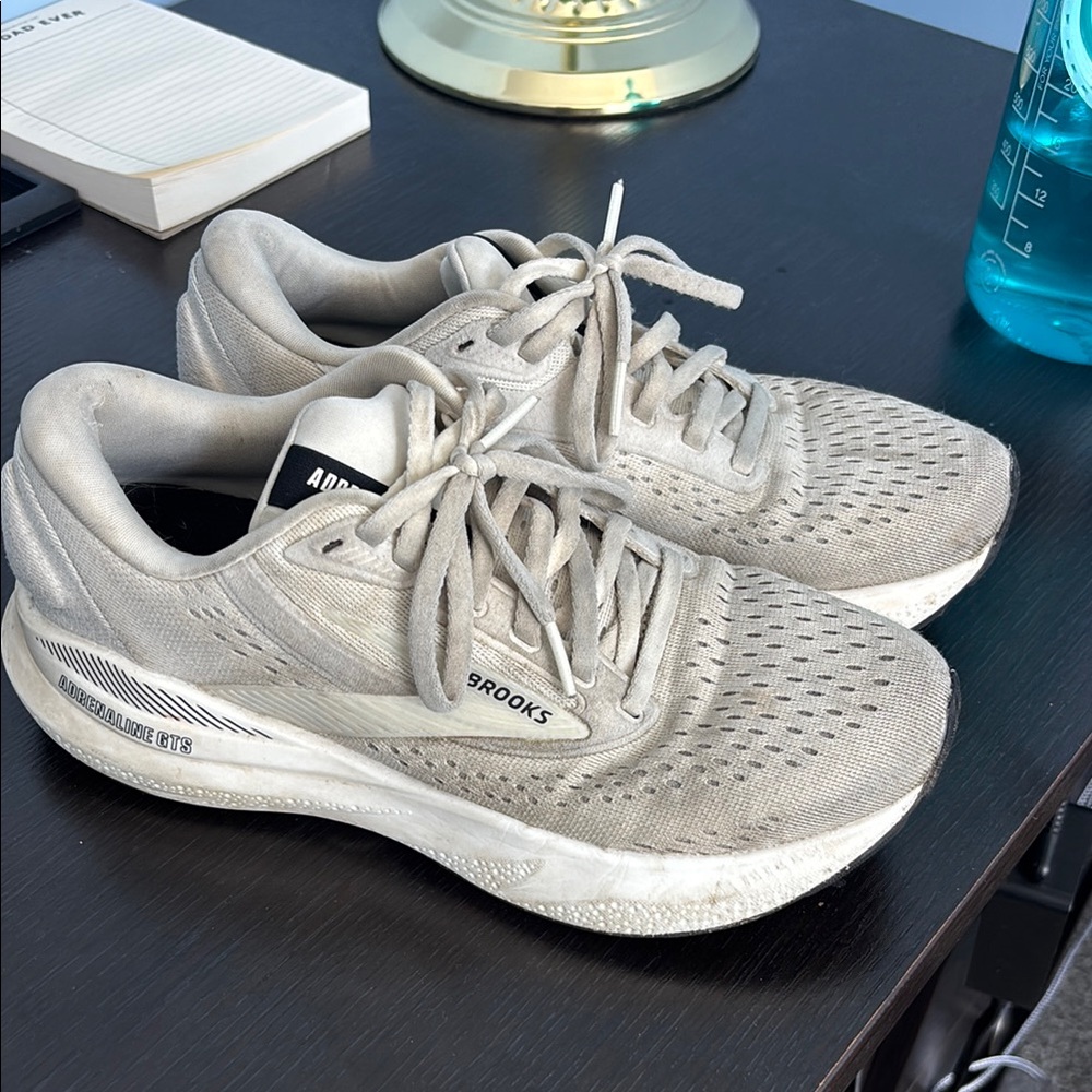 Brooks Adrenaline Gts  Running Shoes
